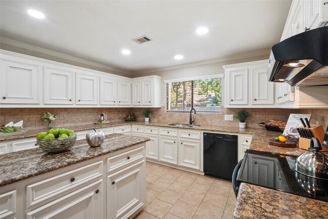 Photo - 7415 Revelwood Dr