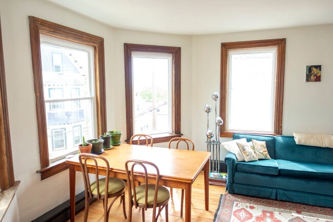 Photo - 30 Royal St Unidad Apt. 2