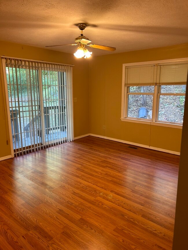 Photo - 400 Forest Heights Dr