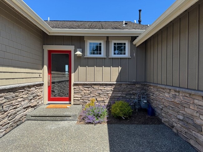 Photo - 3 Bed, 2.5 Bath PLUS Bonus Room Anacortes
