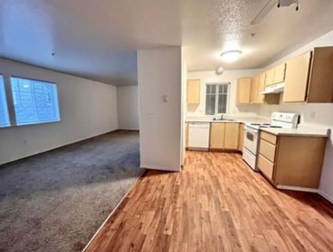 Photo - MF 11 - Cedarhurst Village Apartments
