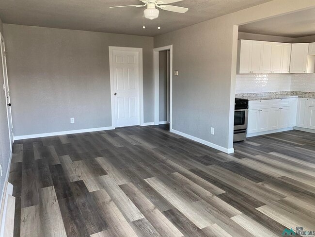 Photo - 1002 W Ray Ave