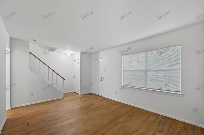 Photo - 616 Moore St Unit D