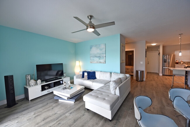Harbor West Apartments