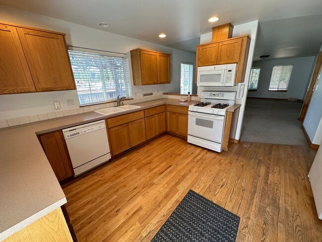 Photo - Bring the DOG! 3 Bdrm located in Westside Pines, All Appliances, Newer Paint In & Out, Double Gar...