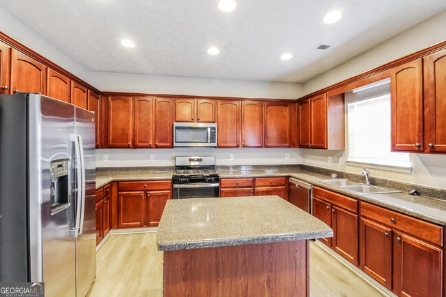 Photo - 75 Valley Brook Dr