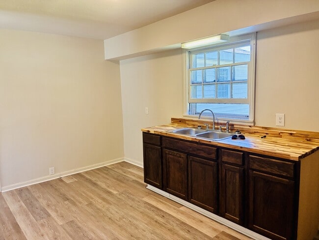 806 Miller Ave