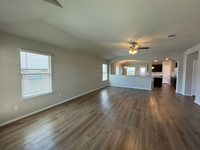 Photo - 2404 Corradino St