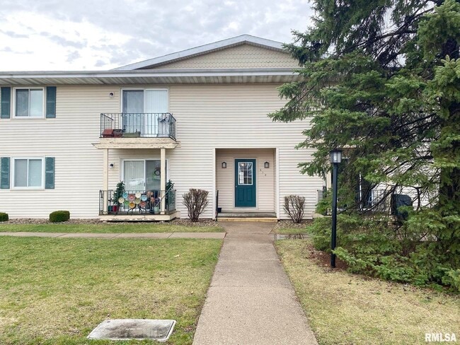 Photo - 504 S Sweetbriar Dr