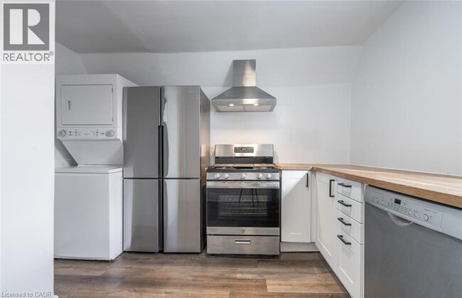 Photo - 198 Sherman Ave N