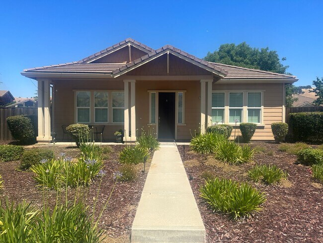 $500 Off First Month Rent!! - $500 Off First Month Rent!! House