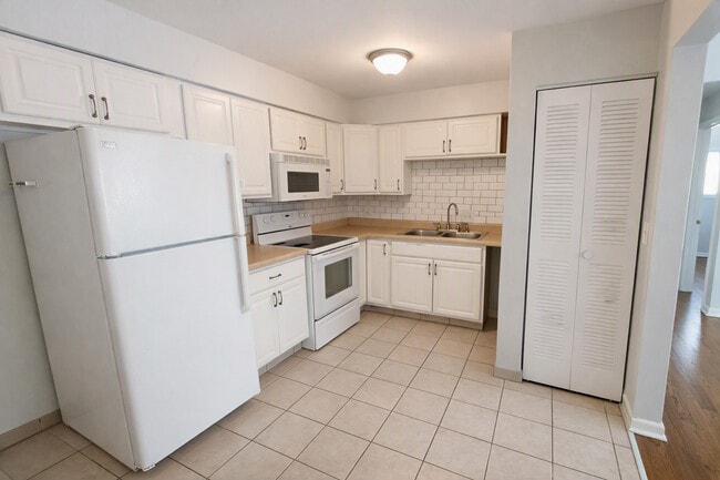 Photo - 5811 Rose Ave