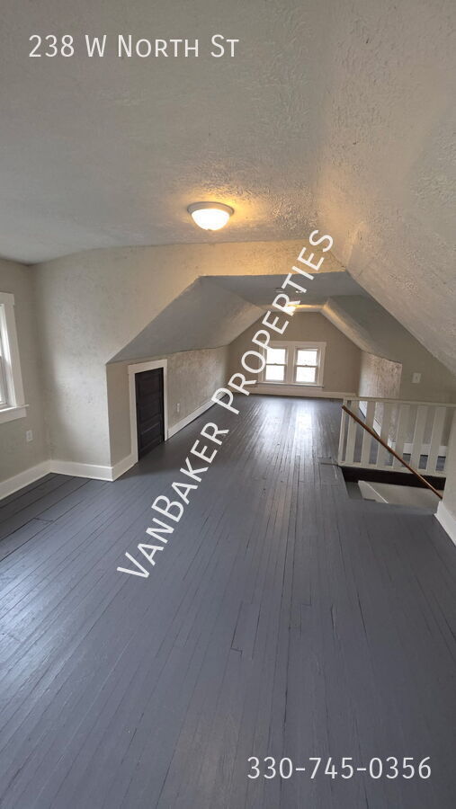 Building Photo - 238 W North St