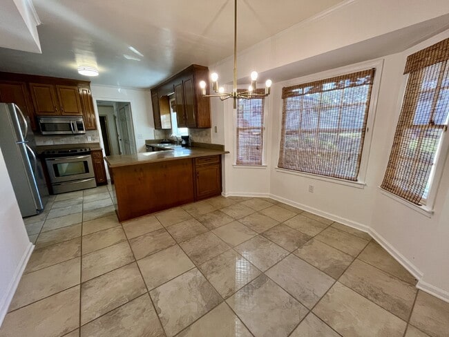 Photo - Available now FOR RENT in Dothan, AL!!