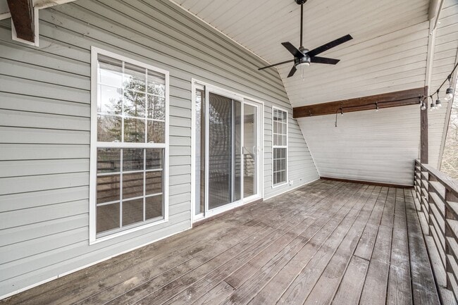 Photo - 5988 Quarter Mile Rd. Unidad #C