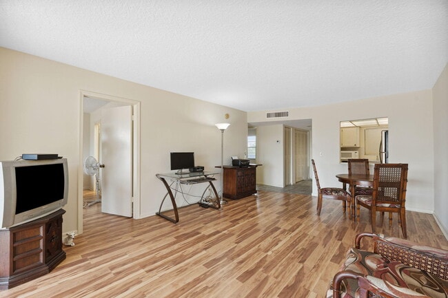Photo - 1638 Embassy Dr Unit 410