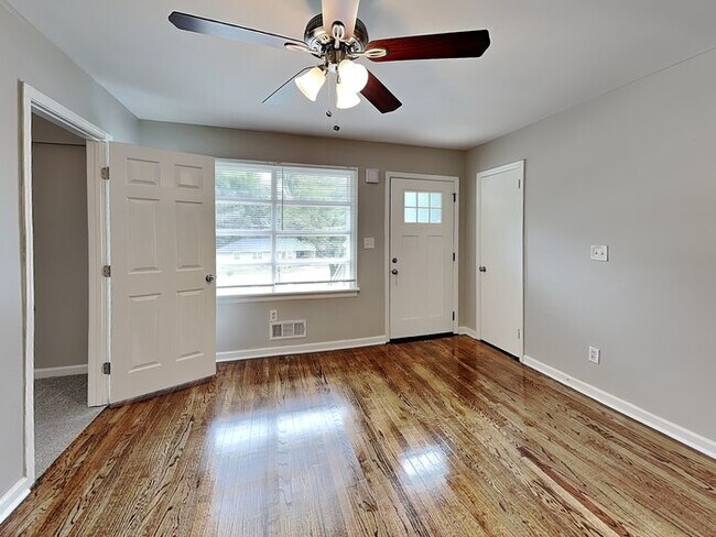 Photo - 2892 Horse Shoe Dr