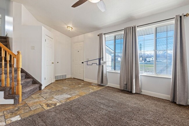 Photo - 5589 S 3275 W