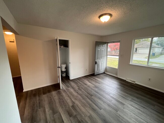 Photo - 1309 W Thoman St Unit #1311