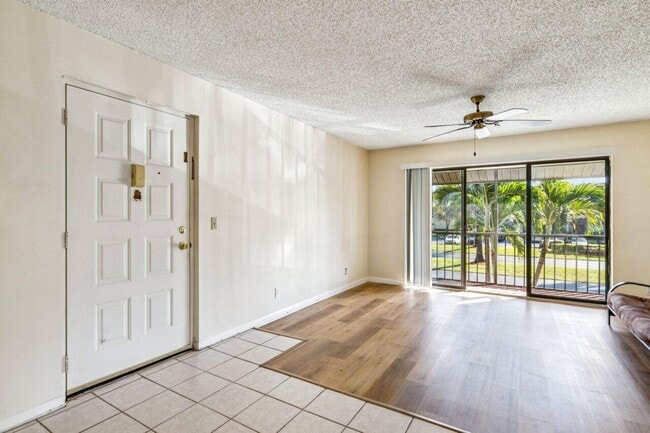 Photo - 618 Sea Pine Way Unit A2