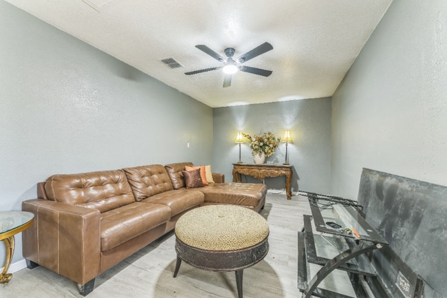 Photo - 465 Rio Grande Ln