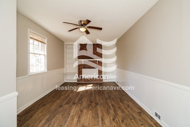 Photo - 718 Baffin Bay Rd