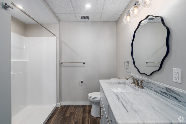 1BR, 1BA - 798SF - Bathroom