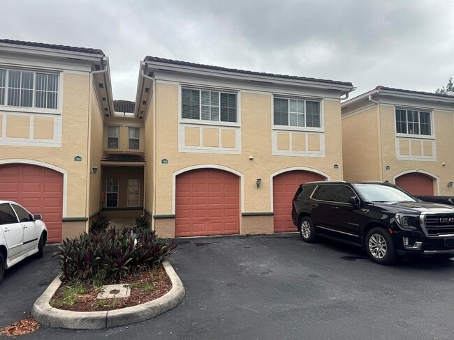 Building Photo - 2490 Centergate Dr Unit 105