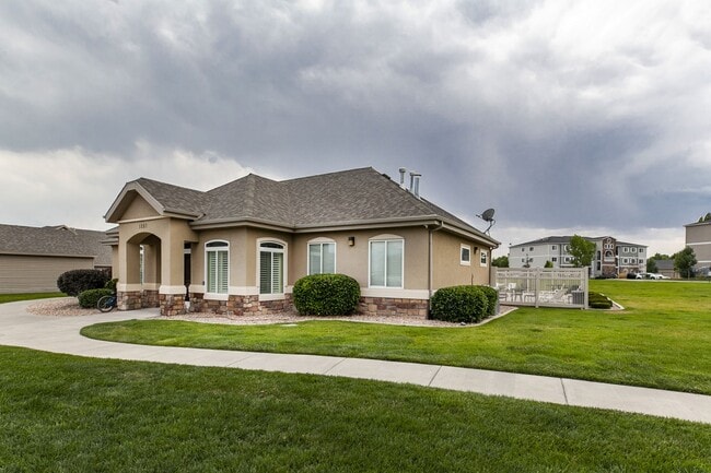 clubhouse - 1881 N Crest Rd Unit 1881