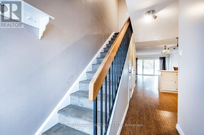 Photo - 2 Paradise Blvd