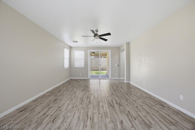 Photo - 917 Spiracle Ave