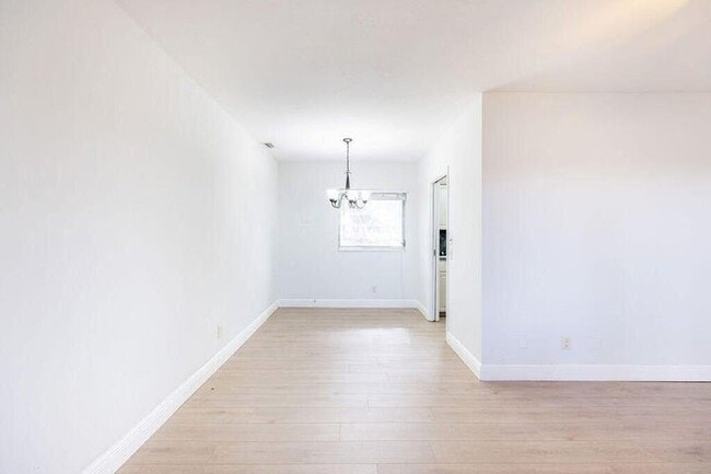 Photo - 426 NE 7th Ave