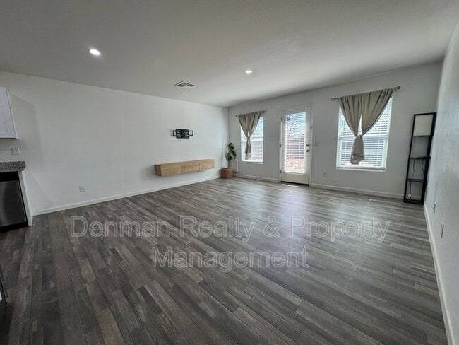 Photo - 227 W Douglas Ave