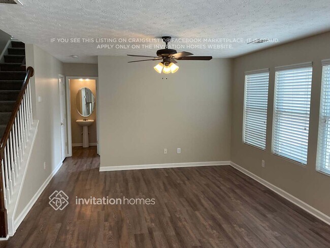 Photo - 3826 Holliwell Pass