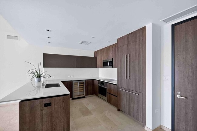 Photo - 88 SW 7th St Unidad 3003