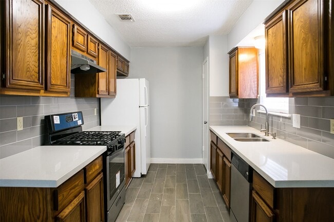 Photo - 12051 Creekhurst Dr