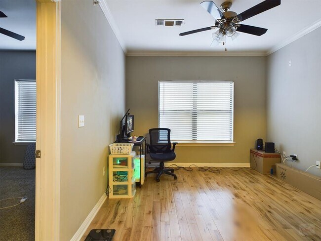 Photo - 2502 Leon St Unit 218