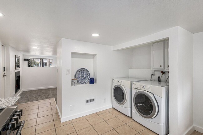 Photo - Duplex unit near Downtown! Utilities inclu... Unit 225 N Cedar St B