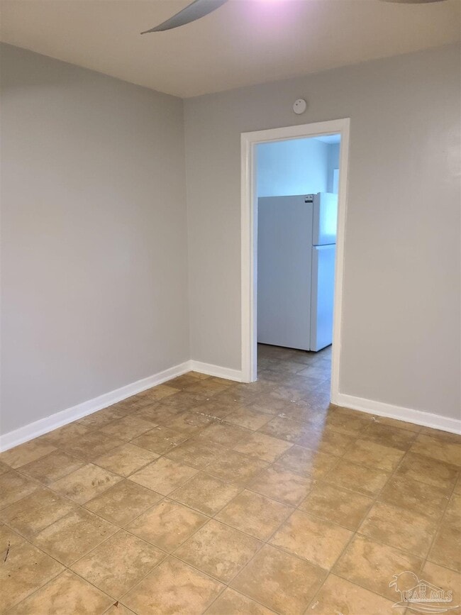 Photo - 104 Ellinor Ct