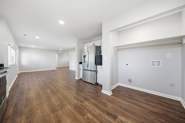 Kitchen - 538 Rowe Dr