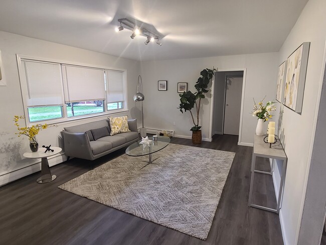 Ravine Manor Apartments - Ravine Manor Apartments