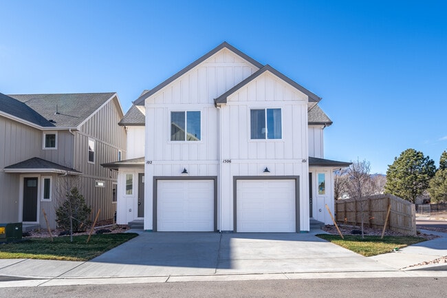 Building Photo - 1506 Tyram Grv