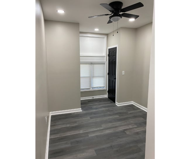 Photo - 2123 Sinclair Ln Unit 2C W/Bath - AVAILABLE $850 2C