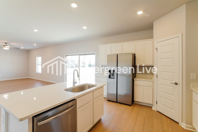 Photo - 178 Fenwick Pl