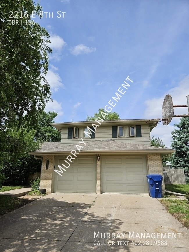 Photo - 2216 E 8th St