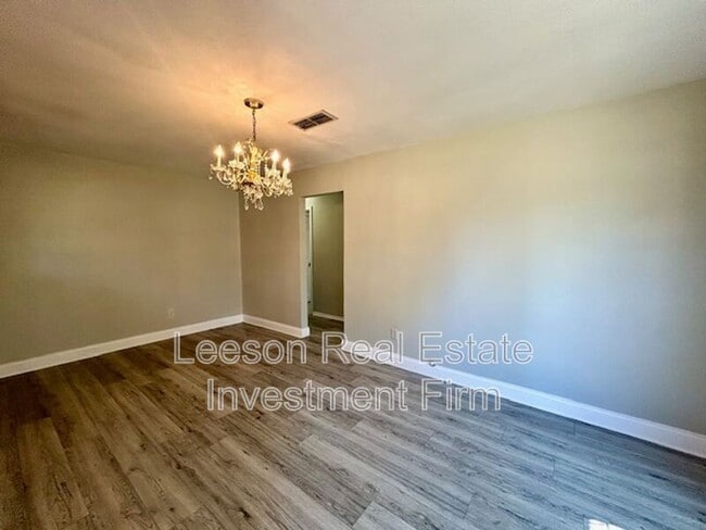 Photo - 317 Oregon Ave