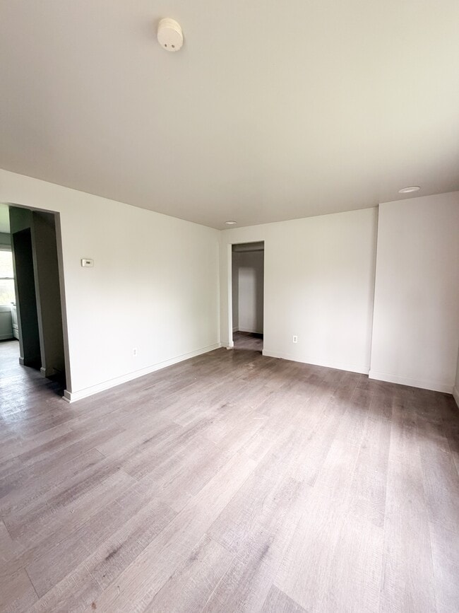 Photo - 15815 Evergreen Rd