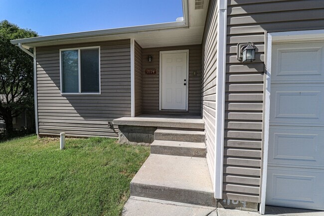 Photo - 1104 W Clyde St