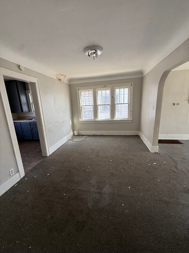 Photo - 521 E Marengo Ave