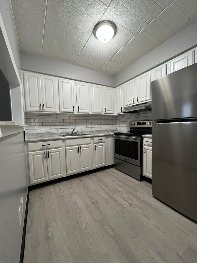 Updated Brand New Kitchen - Brinton Manor Apartments